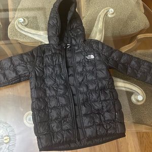 The North Face jacket. Hardly worn no tears or rips. 6t
